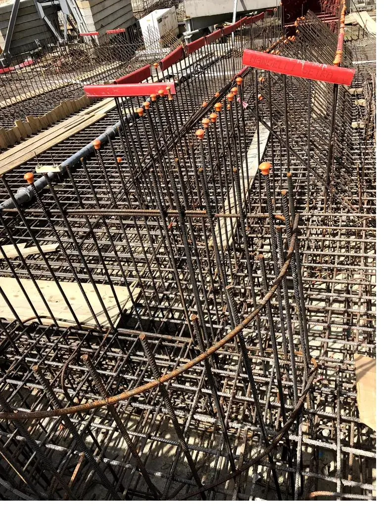 Ferraillage de béton armé sur chantier